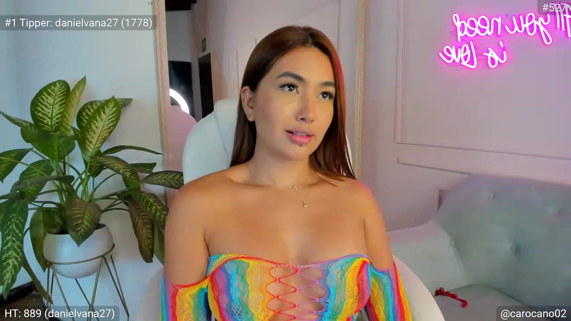 Gallery image thumbnail from Caro_Cano's myfreecams stream on, 04/23/2023, 02:34 image 10 of 20