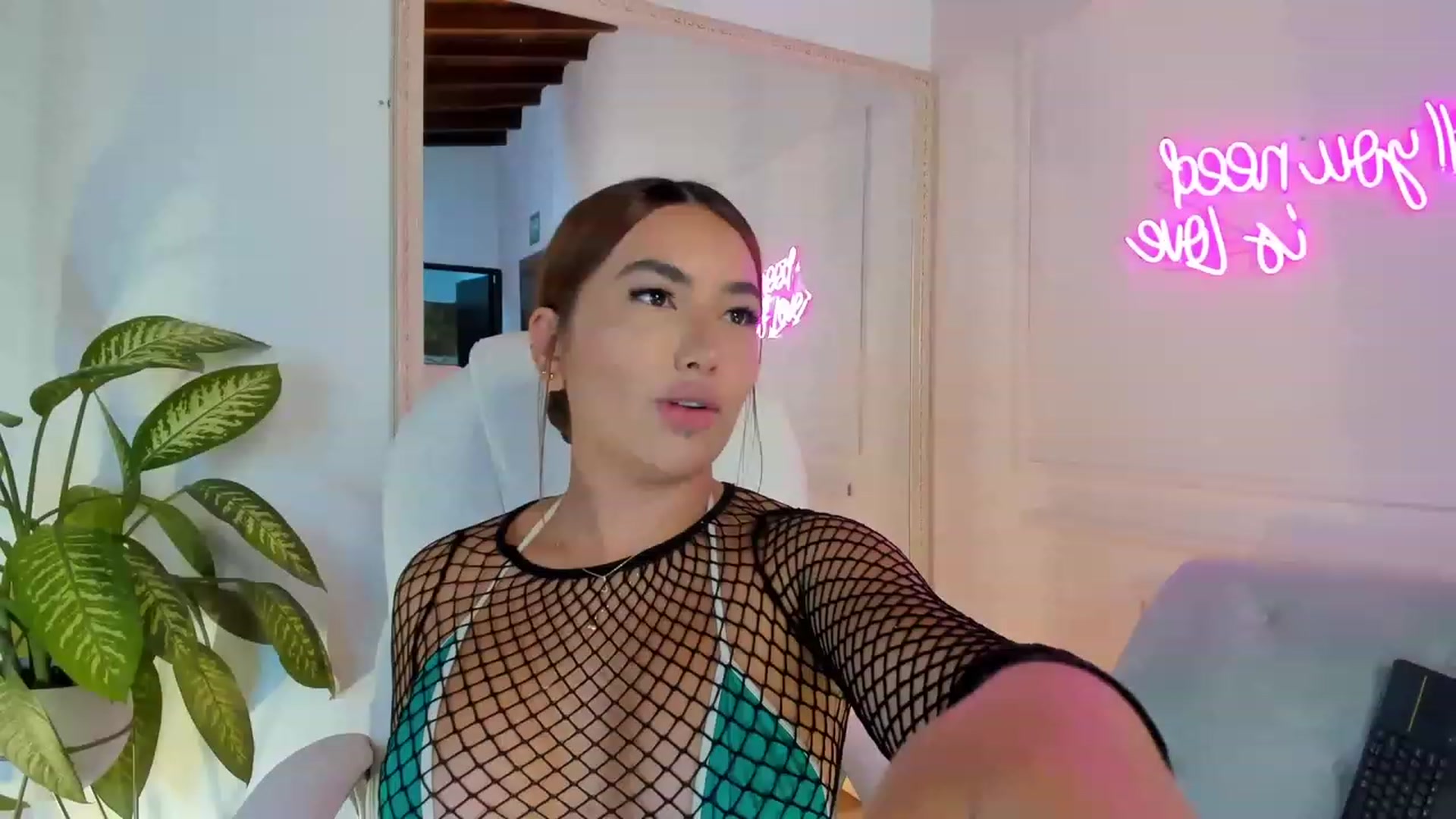 Gallery image thumbnail from Caro_Cano's myfreecams stream on, 05/14/2023, 01:24 image 13 of 20
