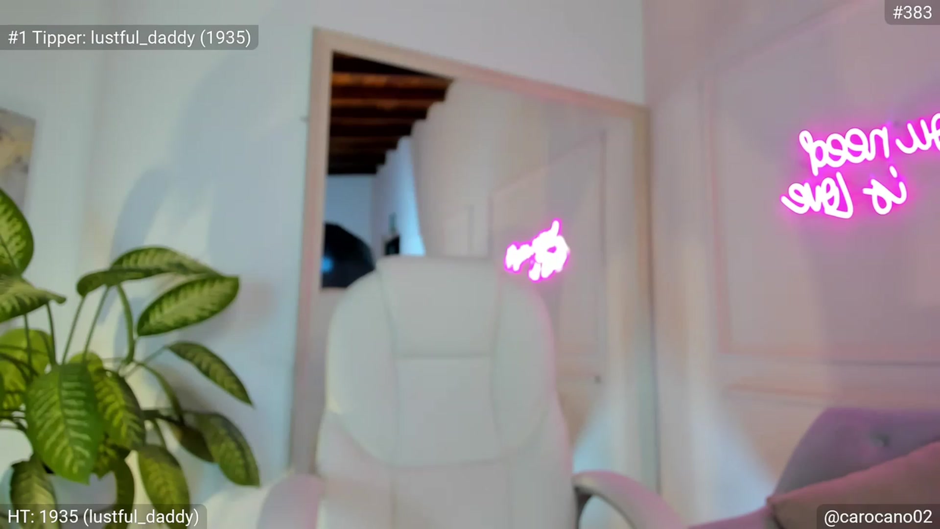 Gallery image thumbnail from Caro_Cano's myfreecams stream on, 05/17/2023, 01:40 image 12 of 20