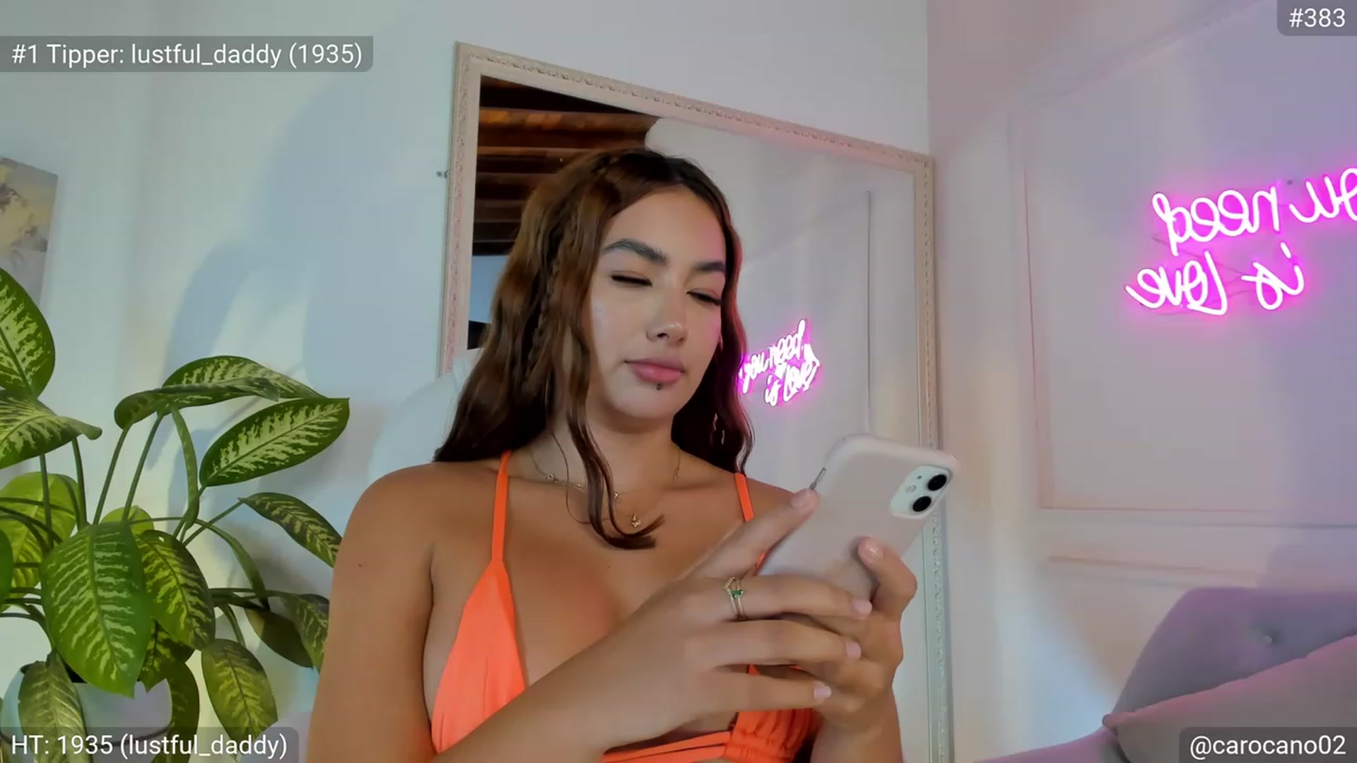 Gallery image thumbnail from Caro_Cano's myfreecams stream on, 05/17/2023, 01:40 image 13 of 20