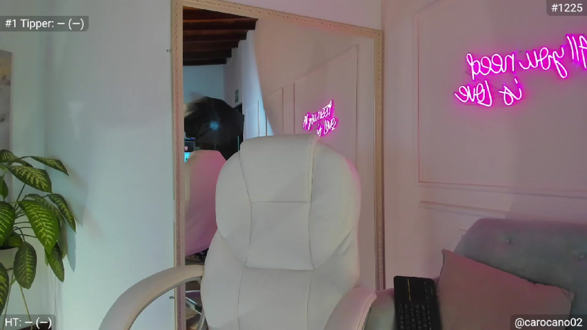 Gallery image thumbnail from Caro_Cano's myfreecams stream on, 06/05/2023, 02:55 image 10 of 20