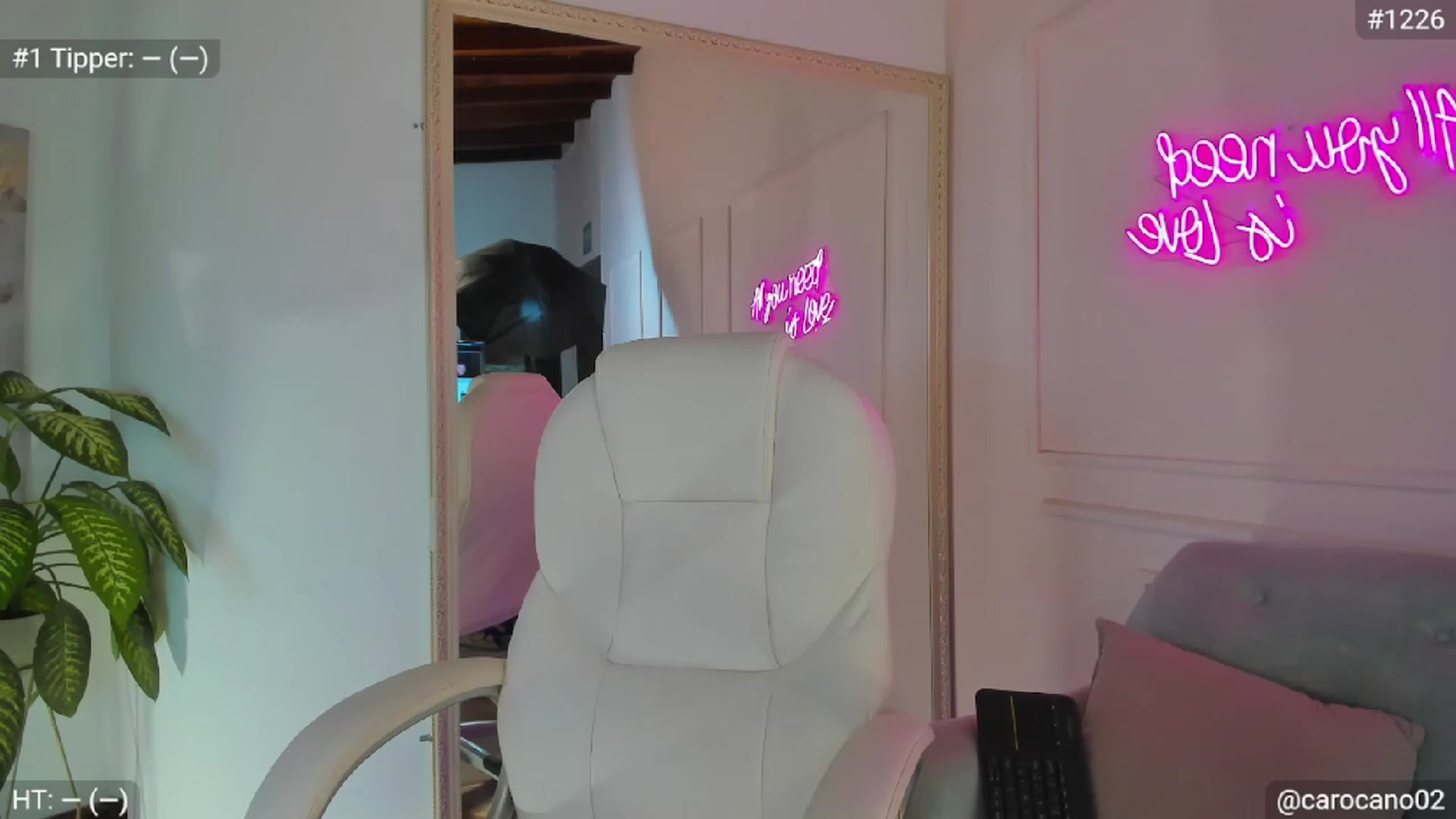Gallery image thumbnail from Caro_Cano's myfreecams stream on, 06/05/2023, 02:55 image 11 of 20