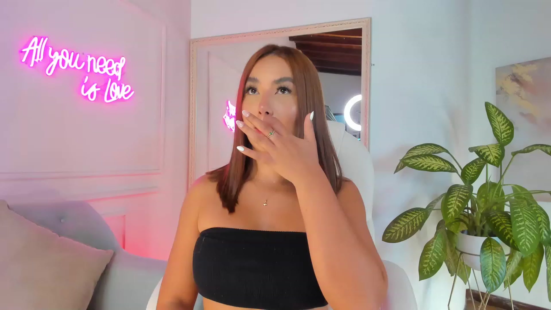 Gallery image thumbnail from Caro_Cano's myfreecams stream on, 06/14/2023, 02:03 image 8 of 20