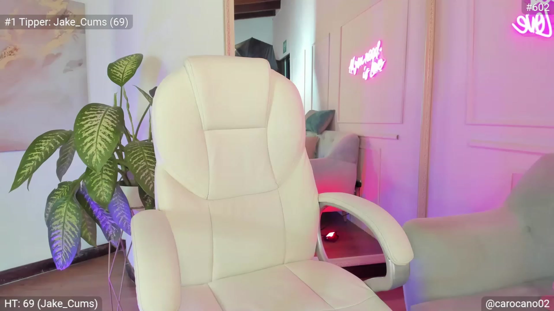 Gallery image thumbnail from Caro_Cano's myfreecams stream on, 06/21/2023, 08:20 image 19 of 20