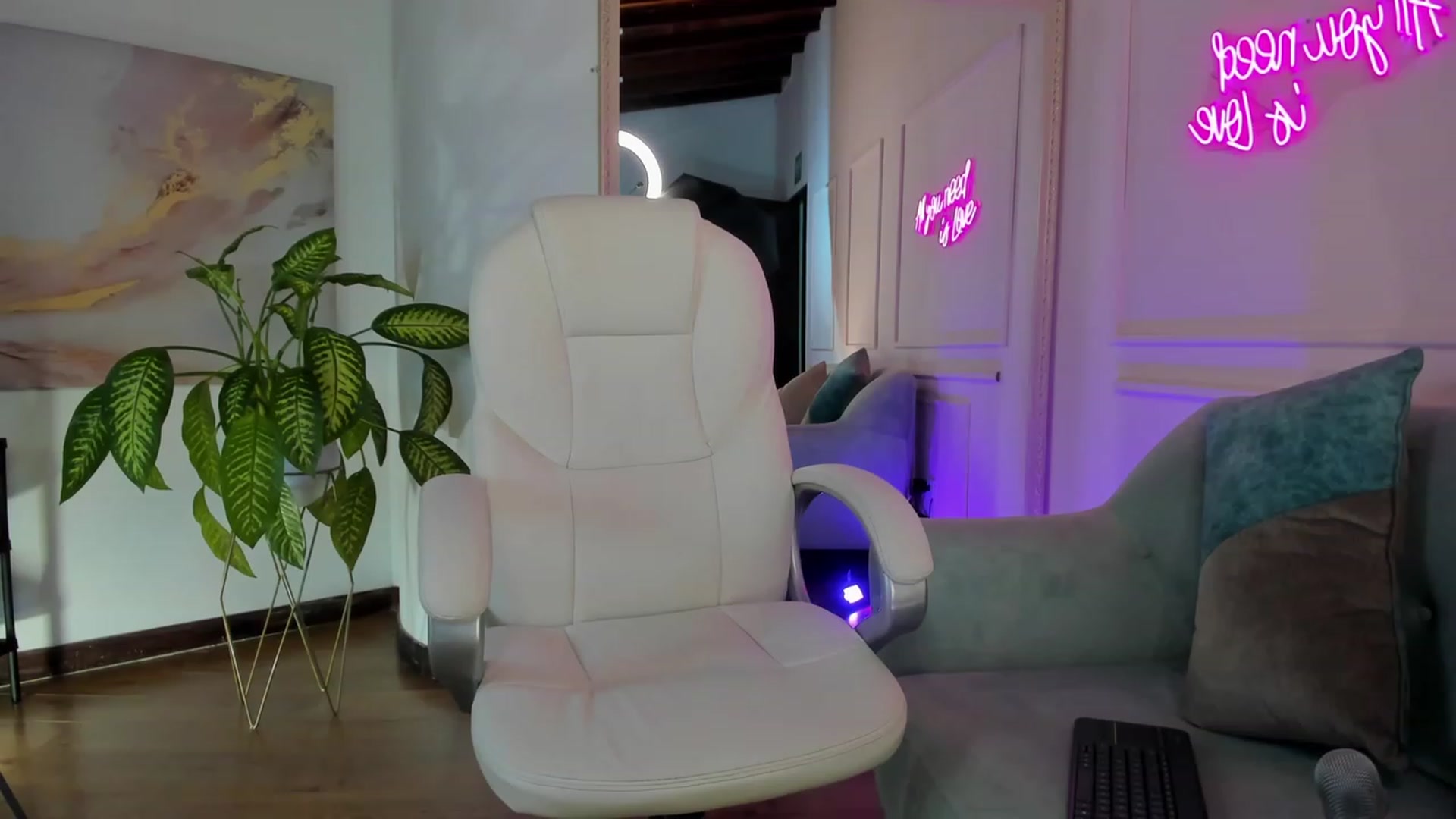 Gallery image thumbnail from Caro_Cano's myfreecams stream on, 08/21/2023, 02:25 image 13 of 20