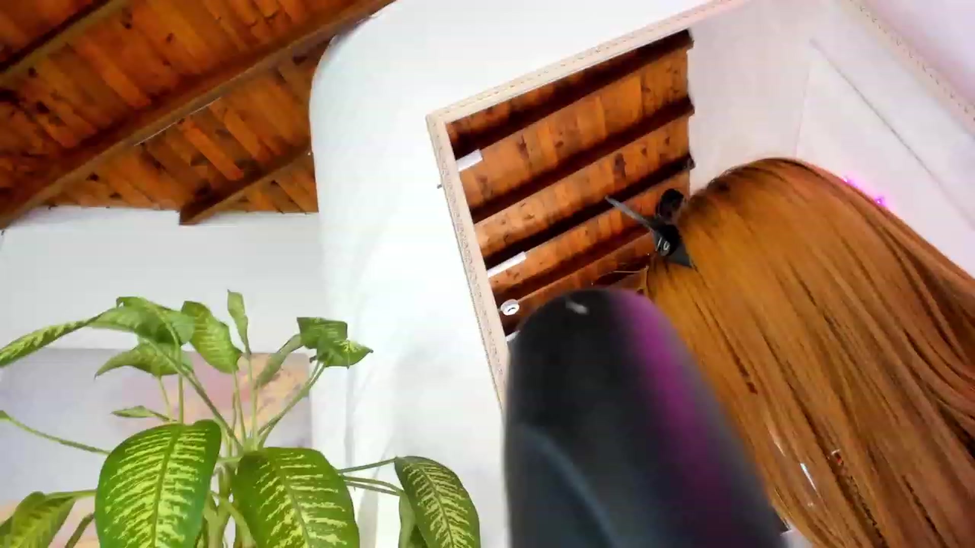 Gallery image thumbnail from Caro_Cano's myfreecams stream on, 09/04/2023, 07:09 image 16 of 20