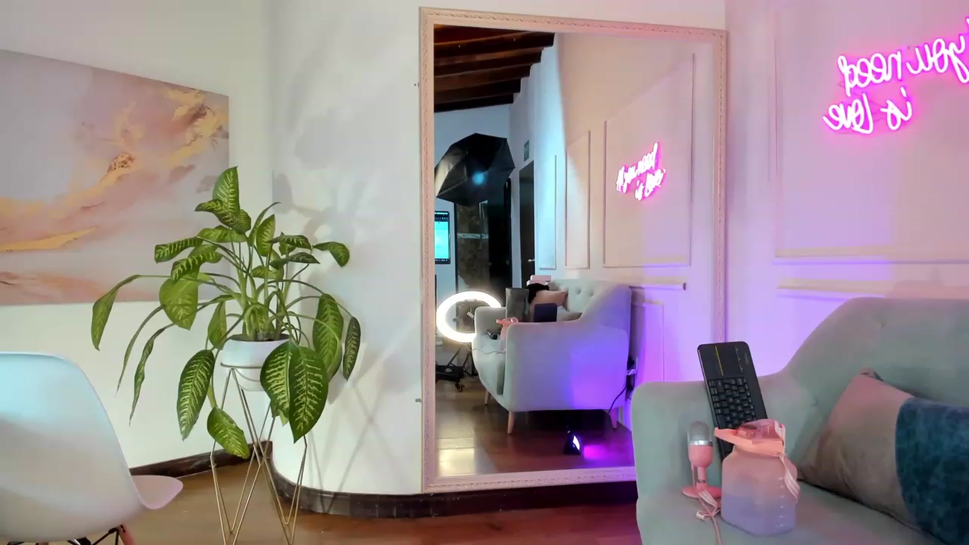 Gallery image thumbnail from Caro_Cano's myfreecams stream on, 09/19/2023, 08:03 image 15 of 20