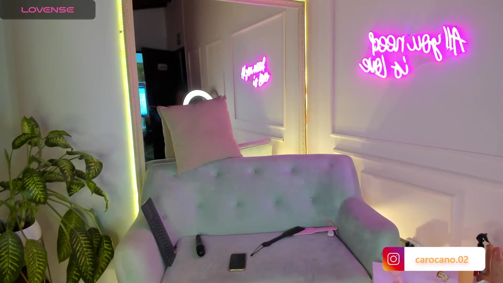 Gallery image thumbnail from Caro_Cano's myfreecams stream on, 11/26/2023, 10:27 image 6 of 20