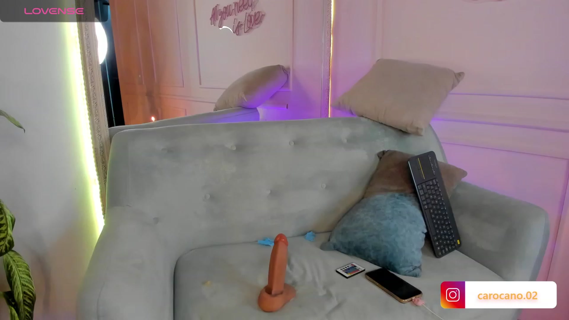 Gallery image thumbnail from Caro_Cano's myfreecams stream on, 12/21/2023, 02:13 image 1 of 20