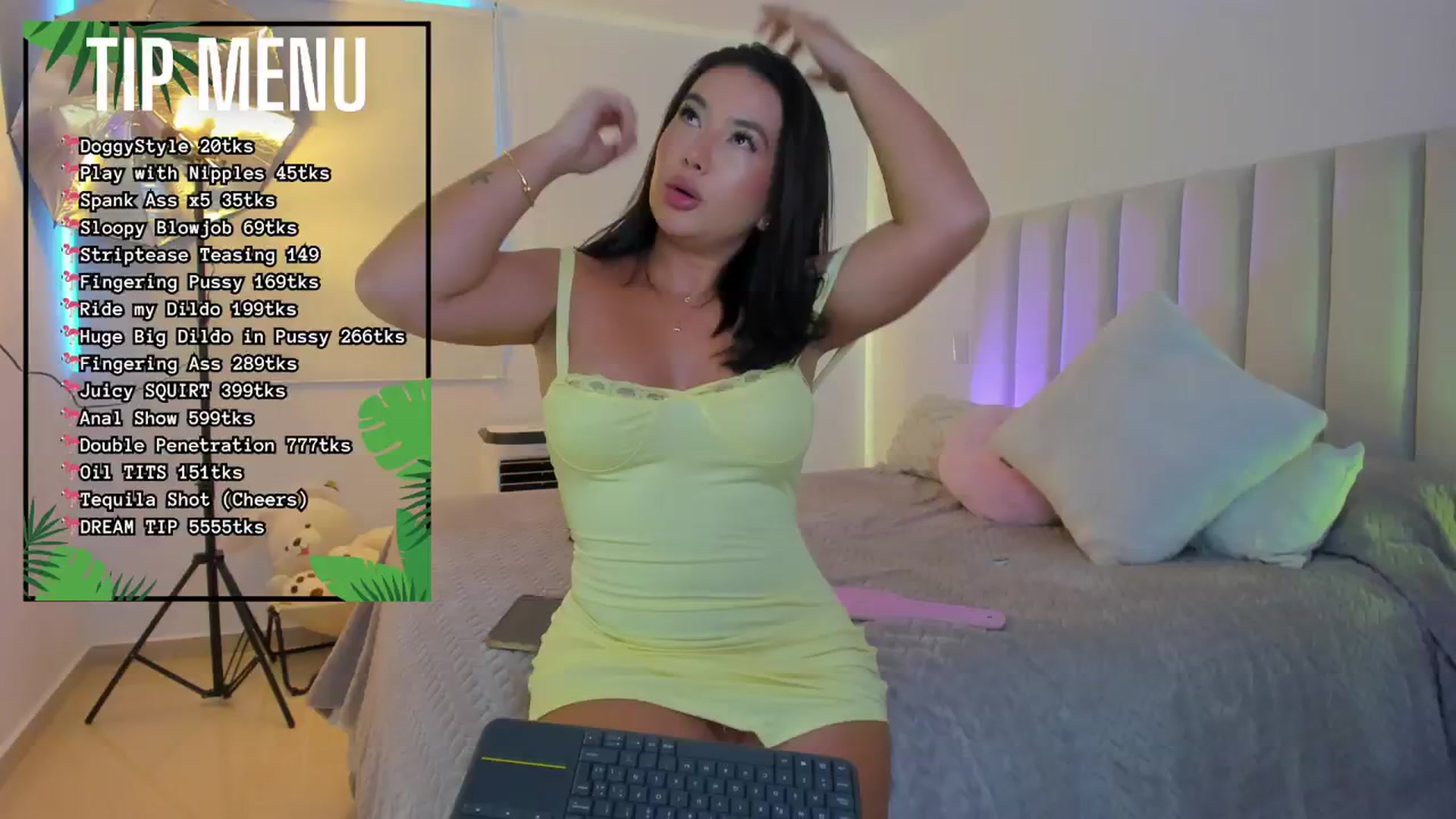 Gallery image thumbnail from Caro_Cano's myfreecams stream on, 05/04/2024, 23:20 image 3 of 20