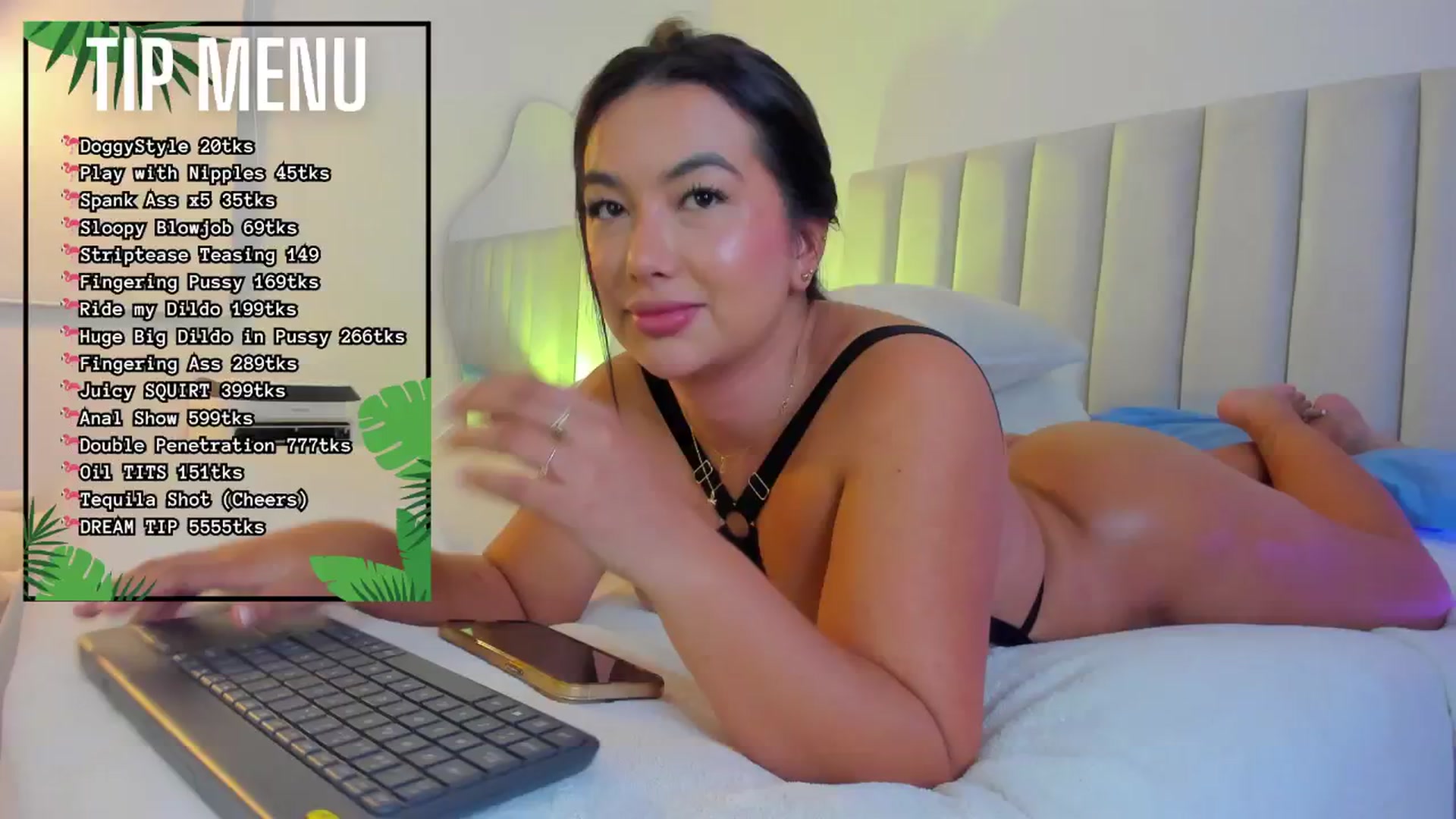 Gallery image thumbnail from Caro_Cano's myfreecams stream on, 05/07/2024, 24:55 image 19 of 20