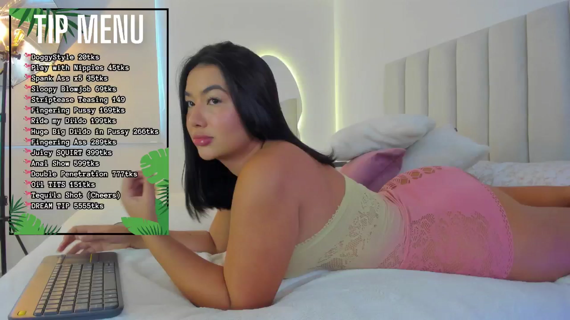 Gallery image thumbnail from Caro_Cano's myfreecams stream on, 05/12/2024, 21:05 image 12 of 20