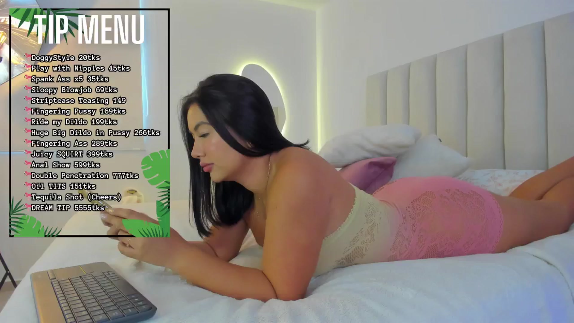 Gallery image thumbnail from Caro_Cano's myfreecams stream on, 05/12/2024, 21:05 image 8 of 20