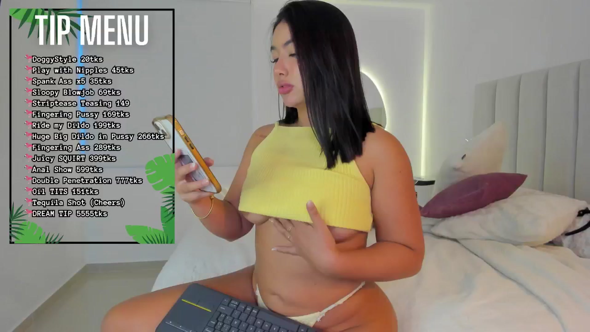 Gallery image thumbnail from Caro_Cano's myfreecams stream on, 05/14/2024, 23:19 image 10 of 20