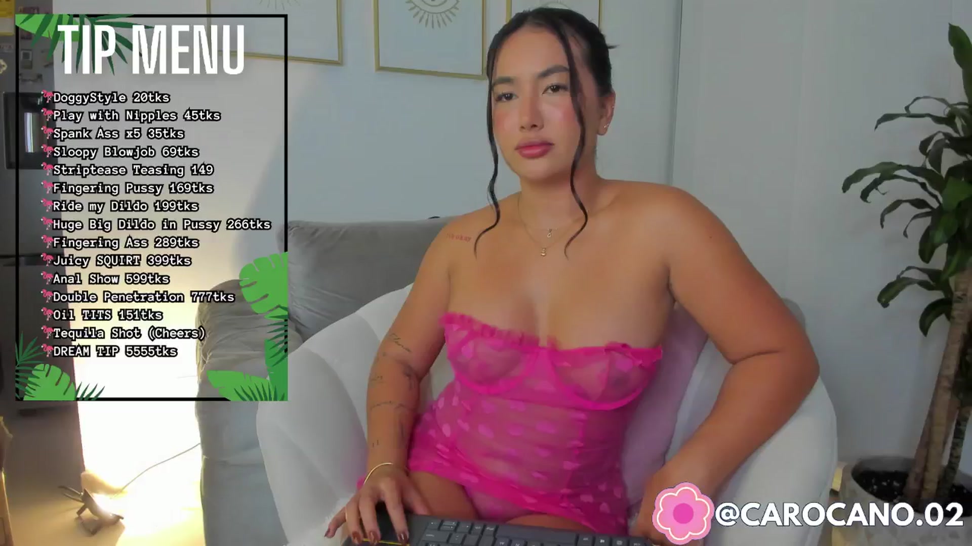 Gallery image thumbnail from Caro_Cano's myfreecams stream on, 05/16/2024, 24:46 image 3 of 20