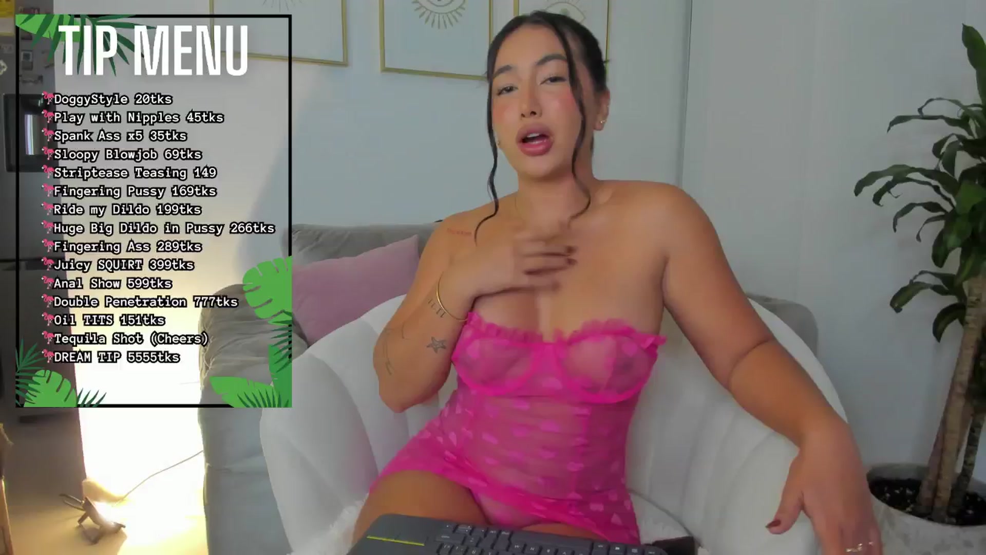 Gallery image thumbnail from Caro_Cano's myfreecams stream on, 05/16/2024, 24:46 image 4 of 20