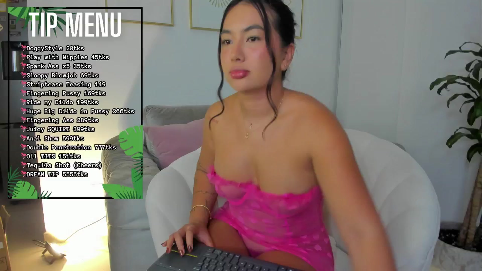 Gallery image thumbnail from Caro_Cano's myfreecams stream on, 05/16/2024, 01:40 image 2 of 20