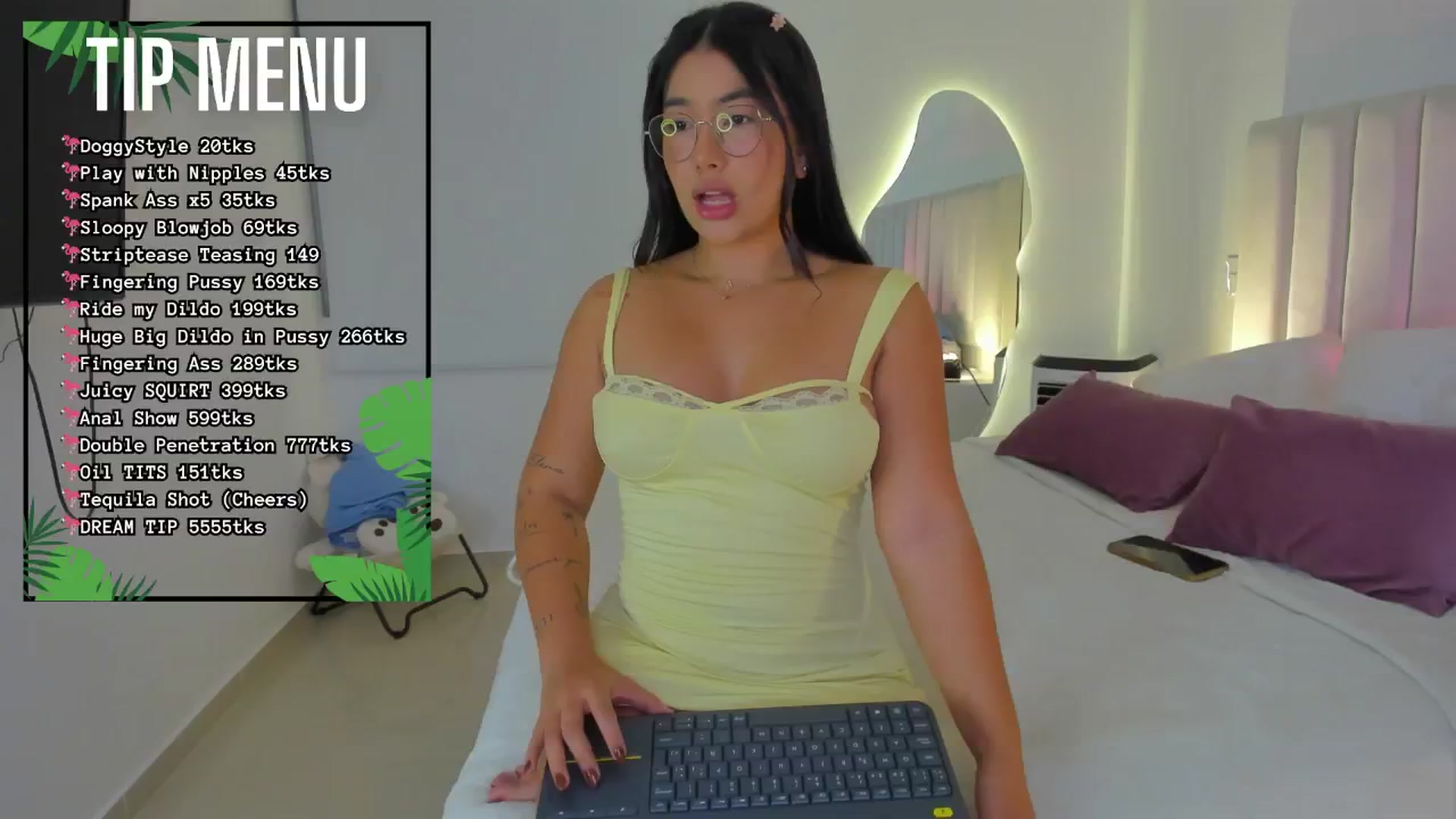 Gallery image thumbnail from Caro_Cano's myfreecams stream on, 05/22/2024, 24:17 image 1 of 20