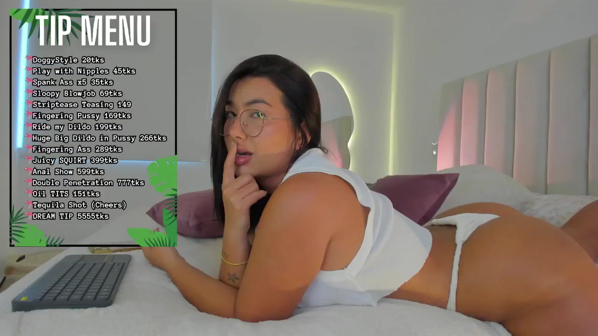 Gallery image thumbnail from Caro_Cano's myfreecams stream on, 05/27/2024, 21:38 image 2 of 20