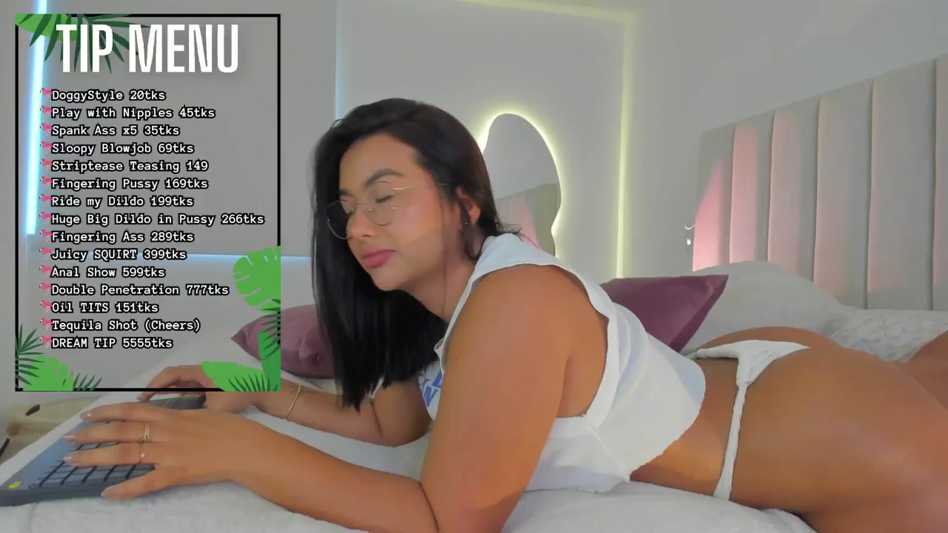 Gallery image thumbnail from Caro_Cano's myfreecams stream on, 05/27/2024, 21:38 image 8 of 20