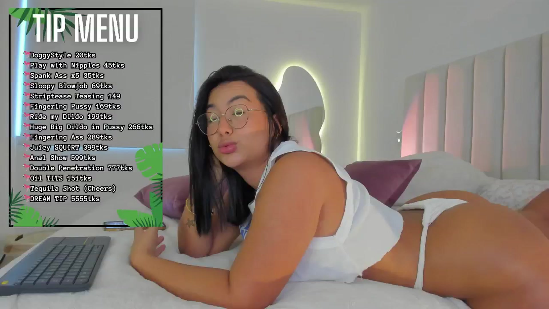 Gallery image thumbnail from Caro_Cano's myfreecams stream on, 05/27/2024, 21:38 image 10 of 20