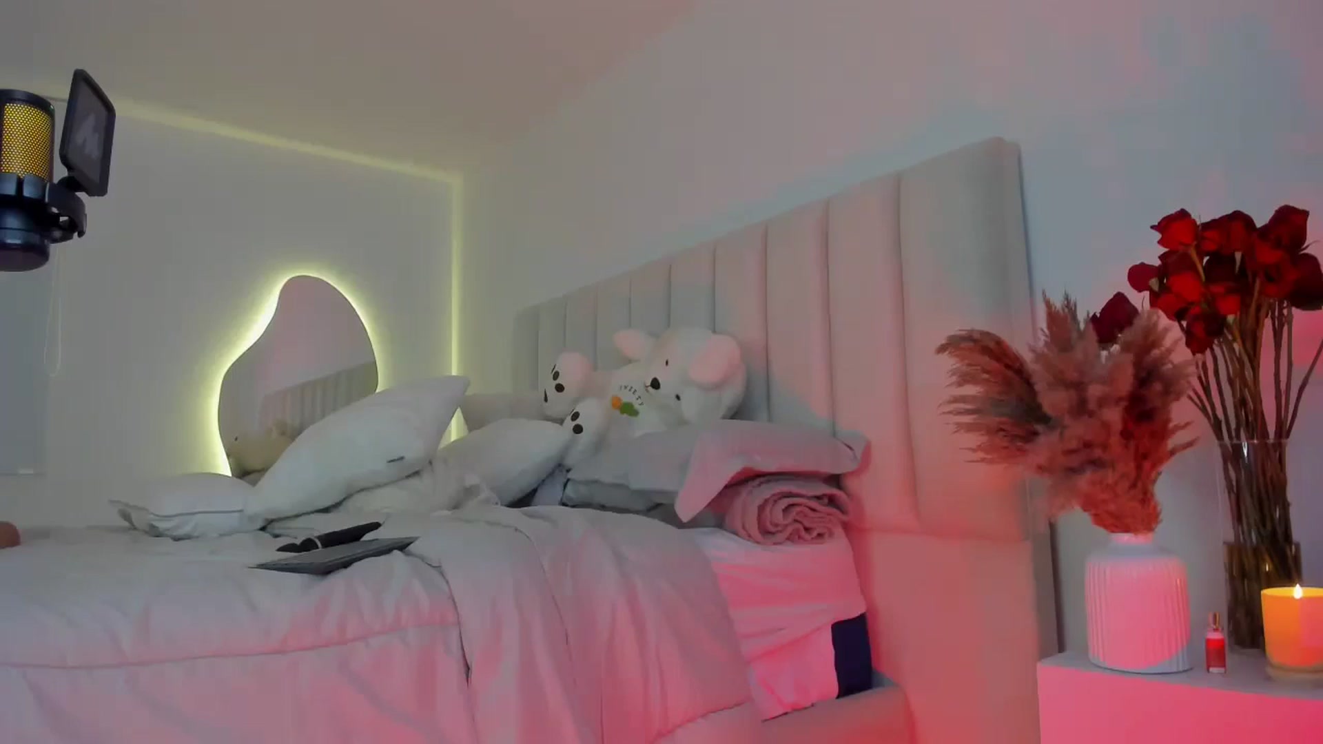 Gallery image thumbnail from Caro_Cano's myfreecams stream on, 06/18/2024, 02:03 image 18 of 20