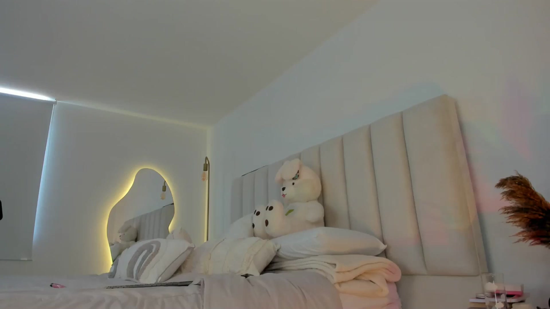 Gallery image thumbnail from Caro_Cano's myfreecams stream on, 07/06/2024, 17:52 image 7 of 20