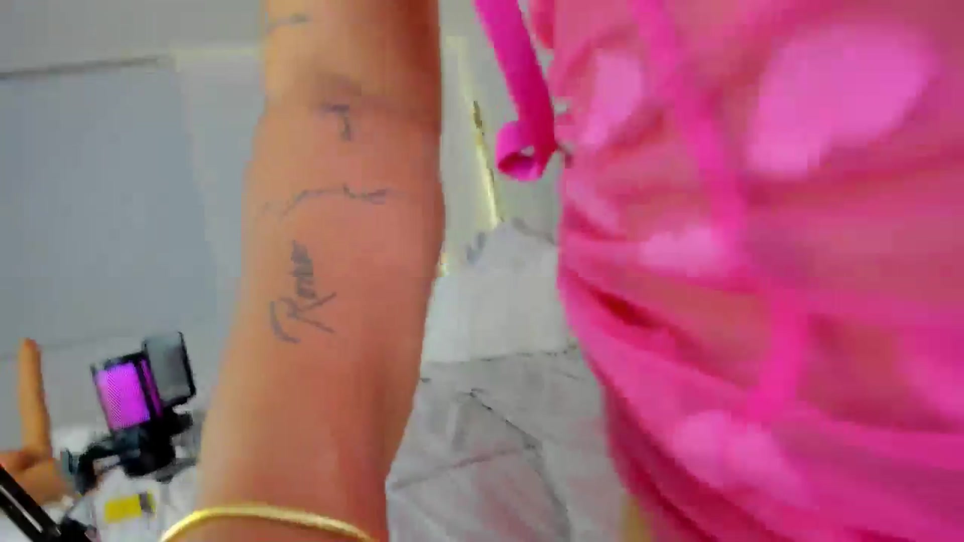 Gallery image thumbnail from Caro_Cano's myfreecams stream on, 07/08/2024, 24:02 image 18 of 20