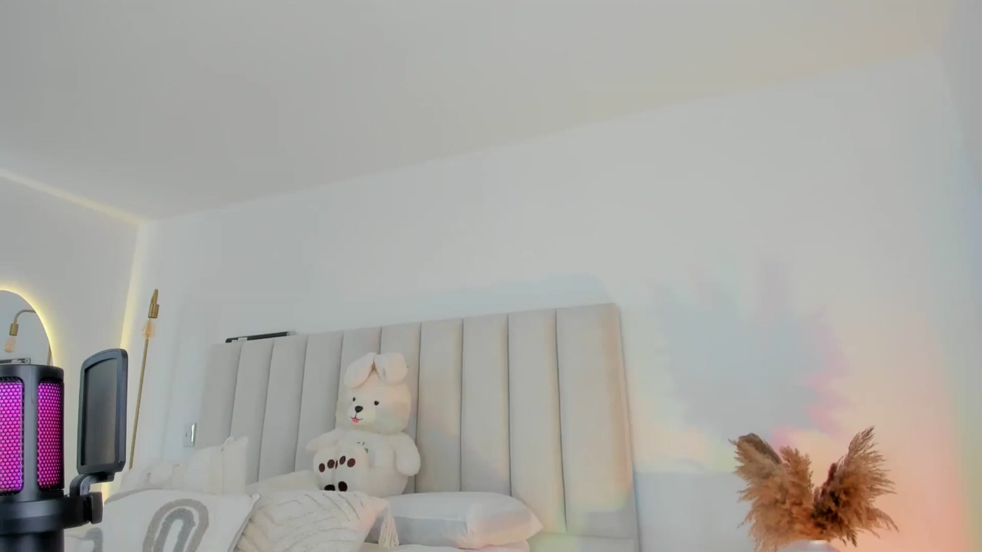 Gallery image thumbnail from Caro_Cano's myfreecams stream on, 07/10/2024, 17:04 image 8 of 20