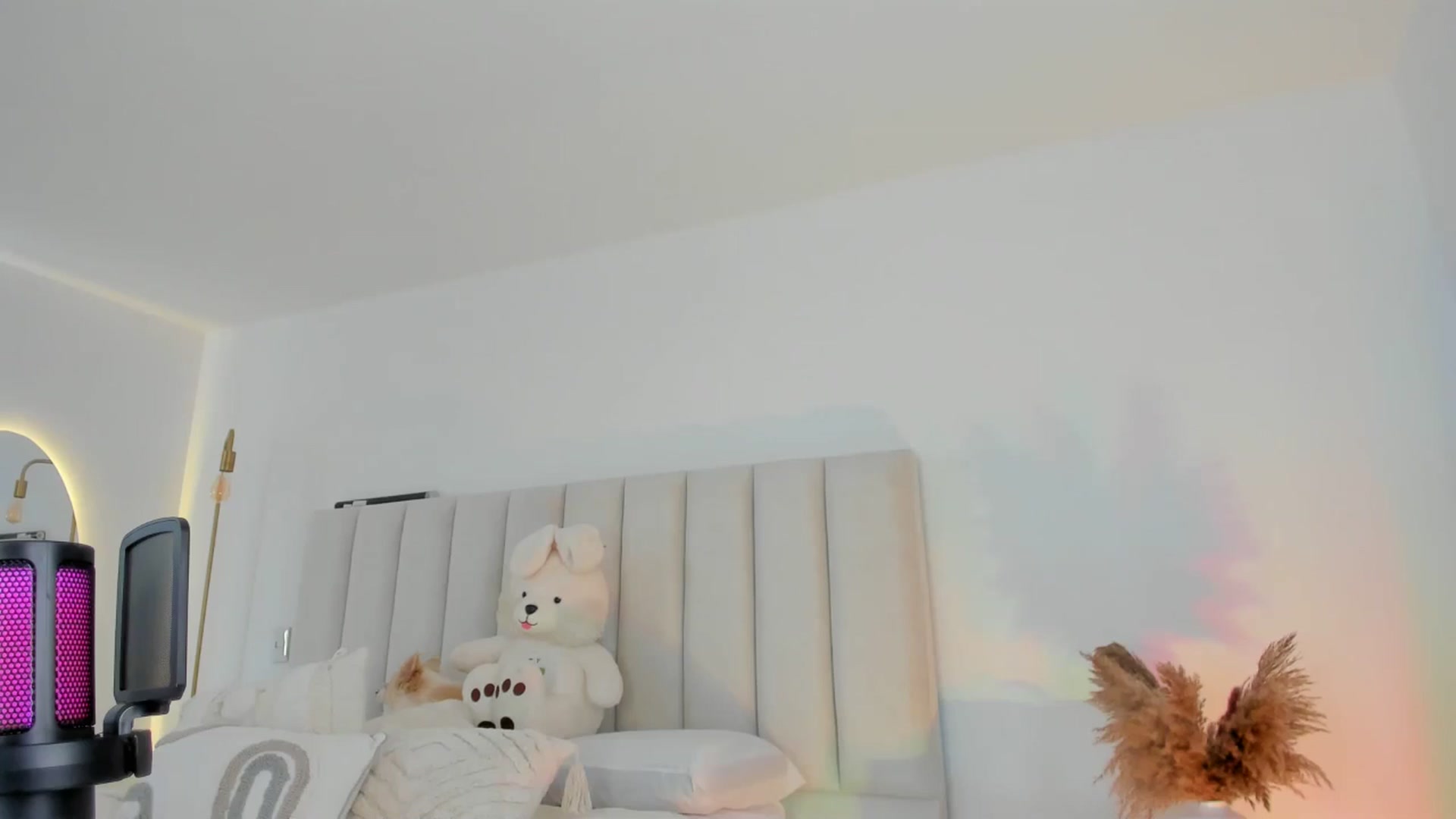 Gallery image thumbnail from Caro_Cano's myfreecams stream on, 07/10/2024, 17:04 image 9 of 20