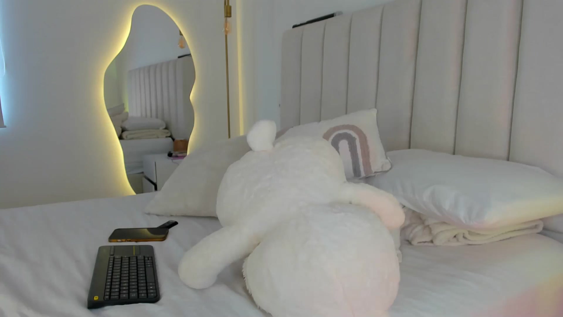 Gallery image thumbnail from Caro_Cano's myfreecams stream on, 07/16/2024, 21:22 image 18 of 20