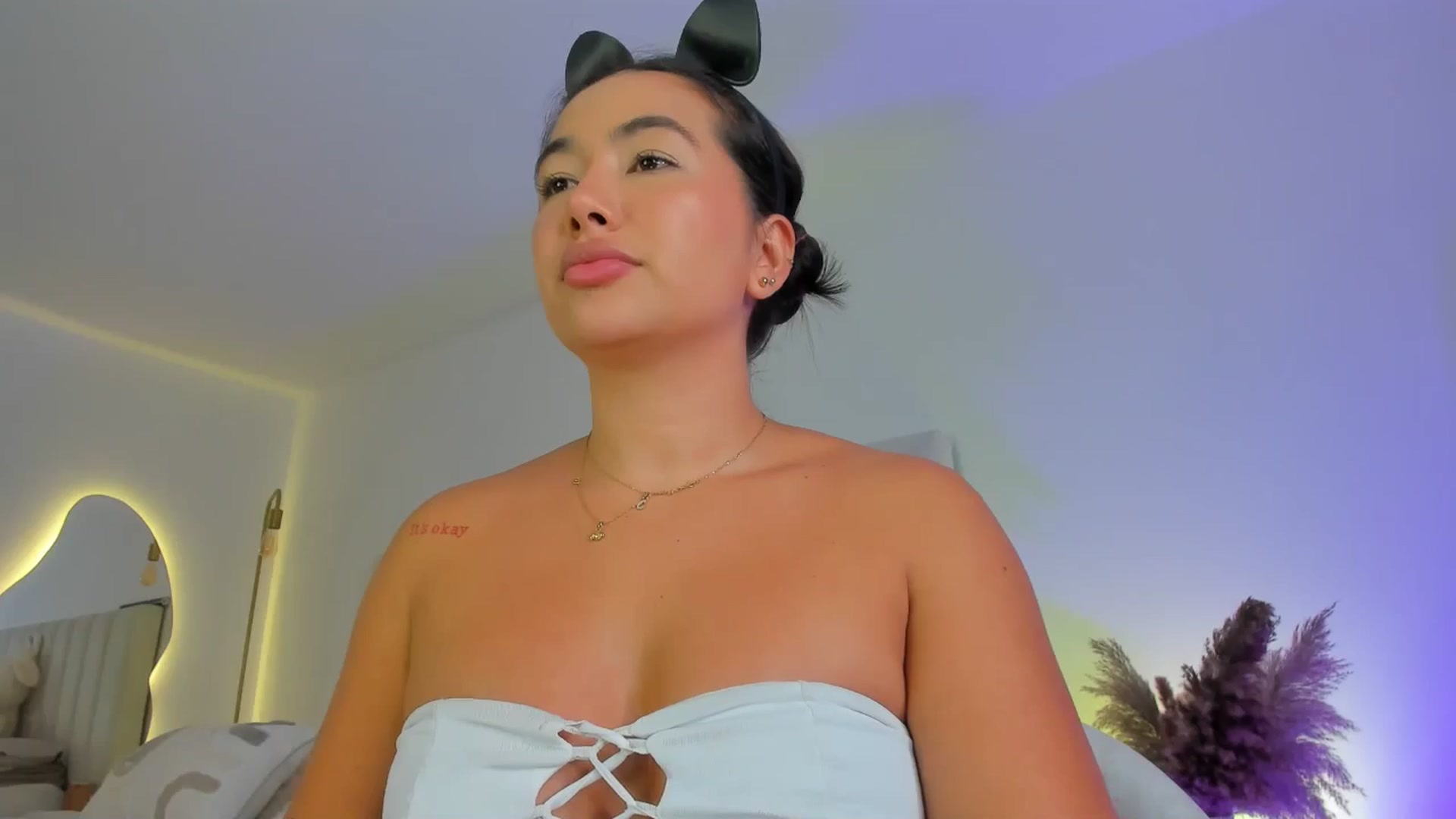Gallery image thumbnail from Caro_Cano's myfreecams stream on, 07/20/2024, 24:14 image 13 of 20