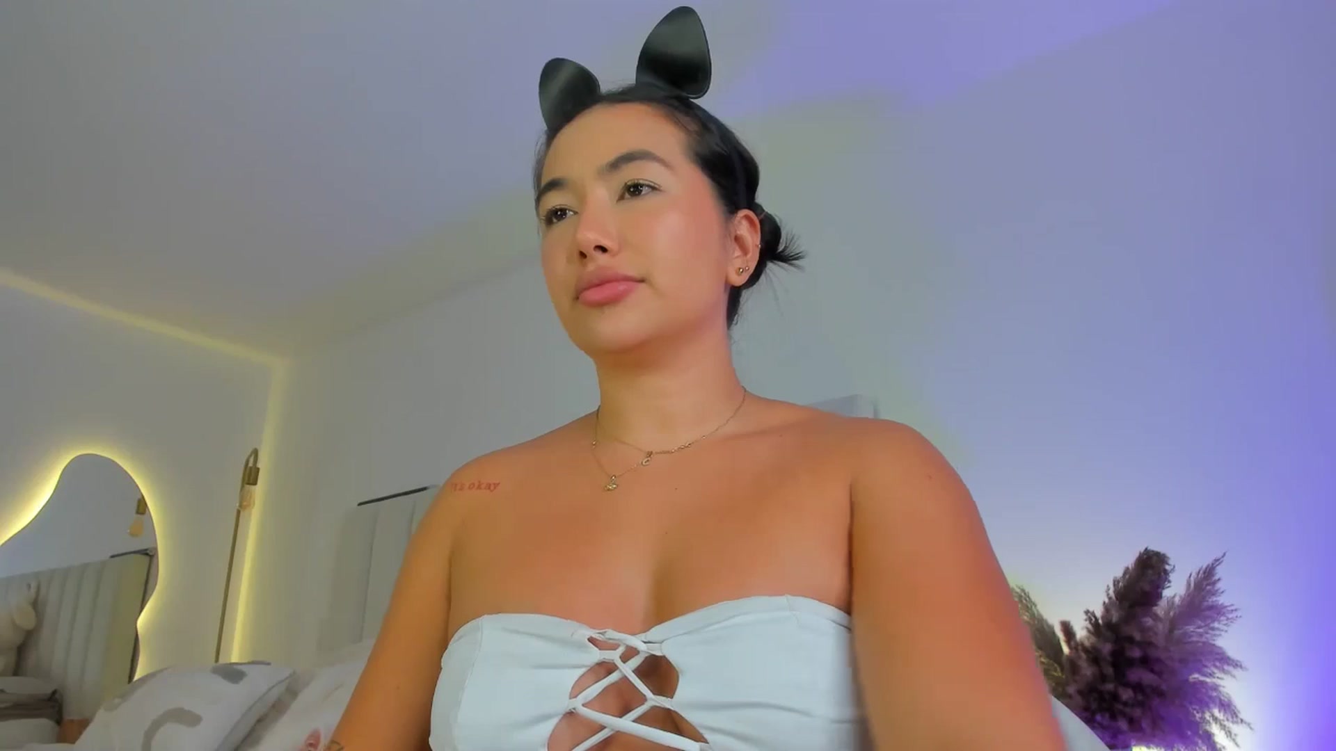 Gallery image thumbnail from Caro_Cano's myfreecams stream on, 07/20/2024, 24:14 image 11 of 20