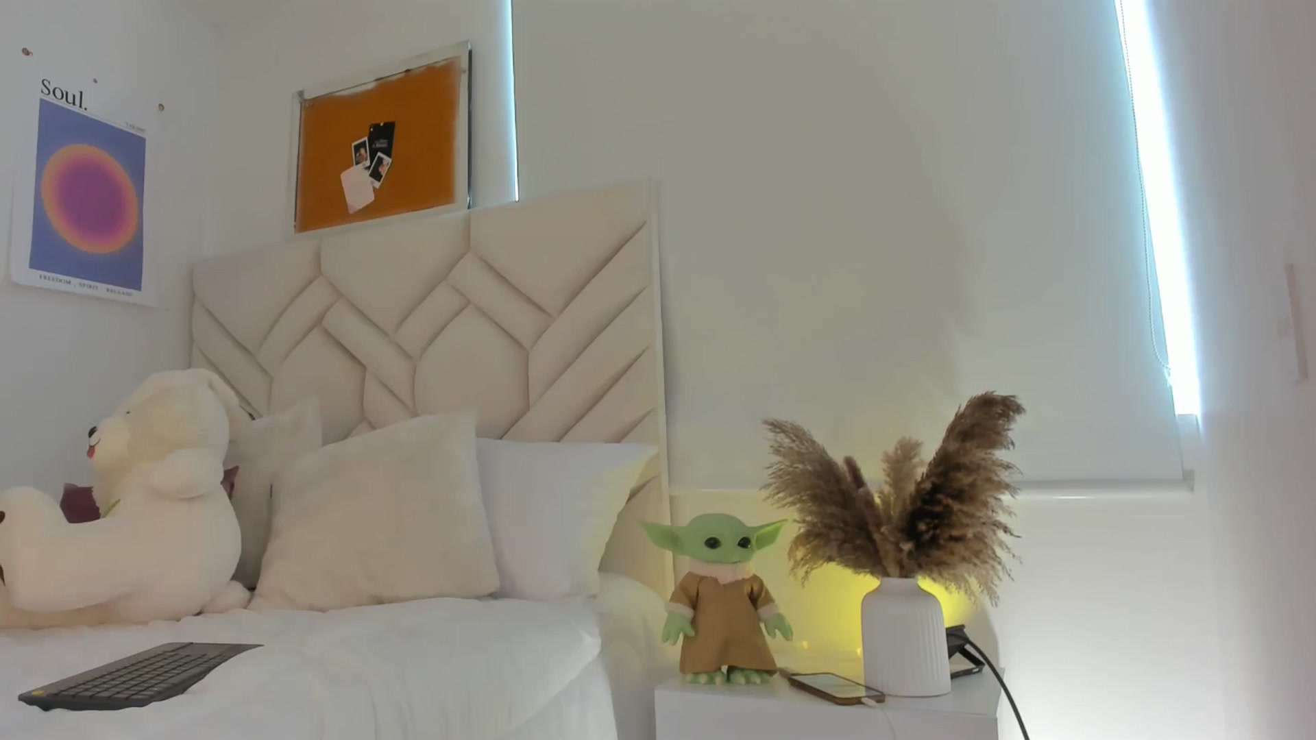 Gallery image thumbnail from Caro_Cano's myfreecams stream on, 08/04/2024, 16:36 image 16 of 20