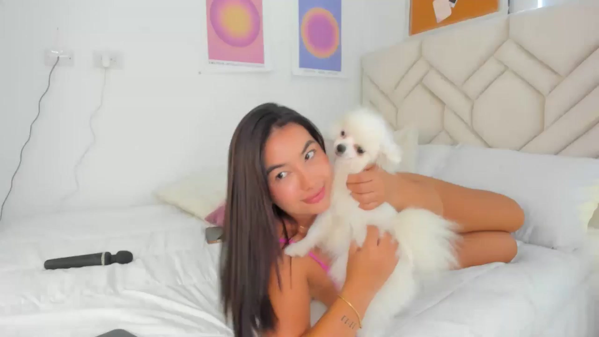 Gallery image thumbnail from Caro_Cano's myfreecams stream on, 08/04/2024, 18:28 image 16 of 20