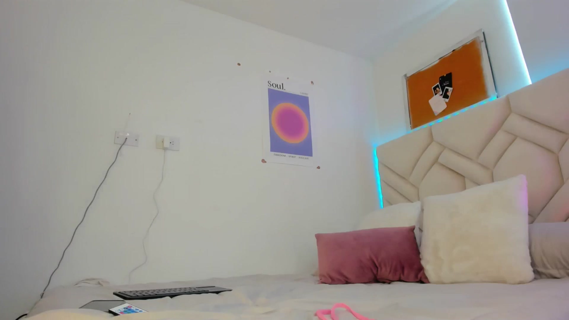 Gallery image thumbnail from Caro_Cano's myfreecams stream on, 08/17/2024, 16:01 image 16 of 20