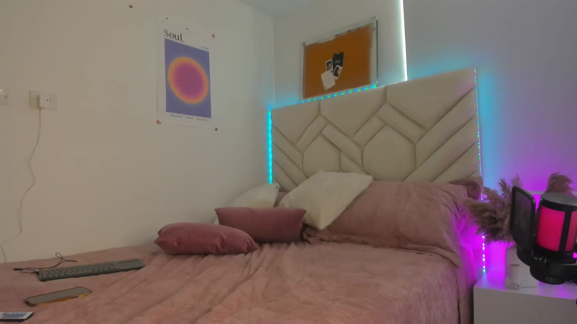 Gallery image thumbnail from Caro_Cano's myfreecams stream on, 08/23/2024, 17:49 image 6 of 20