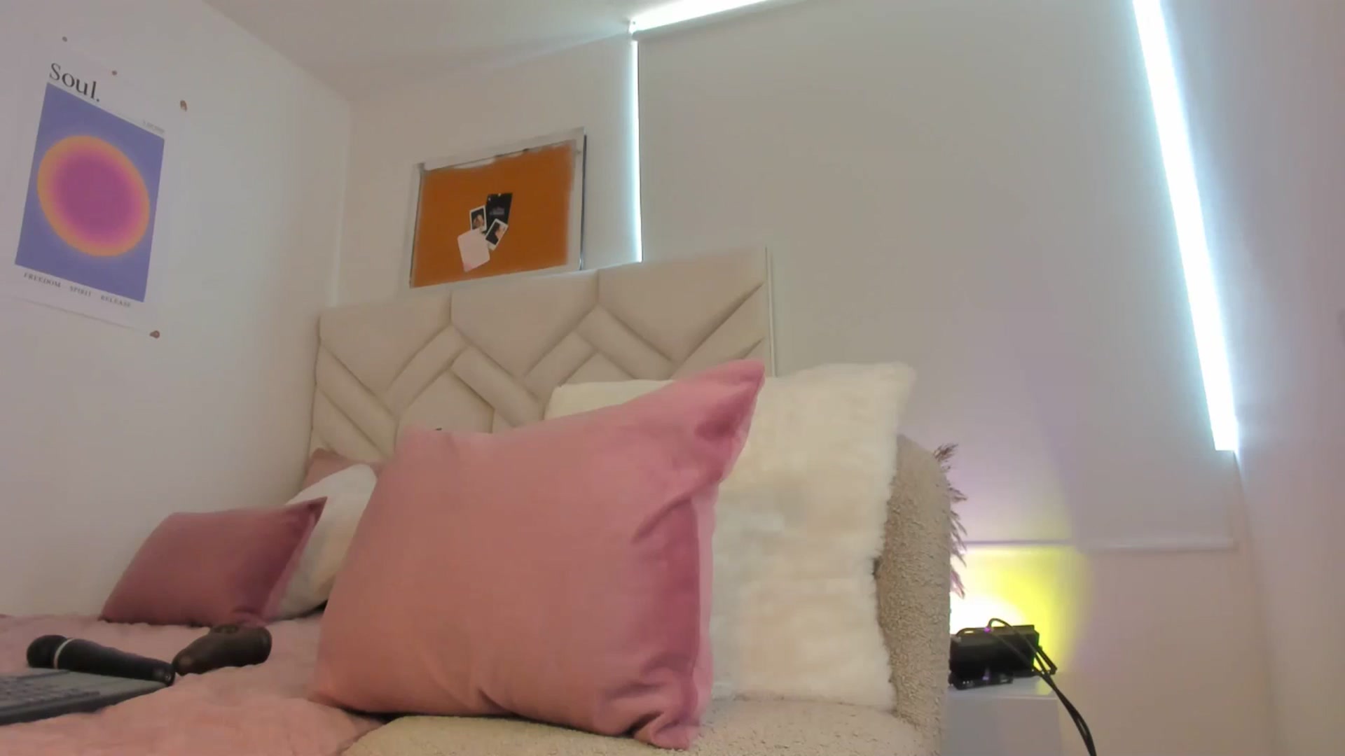 Gallery image thumbnail from Caro_Cano's myfreecams stream on, 09/02/2024, 18:09 image 12 of 20