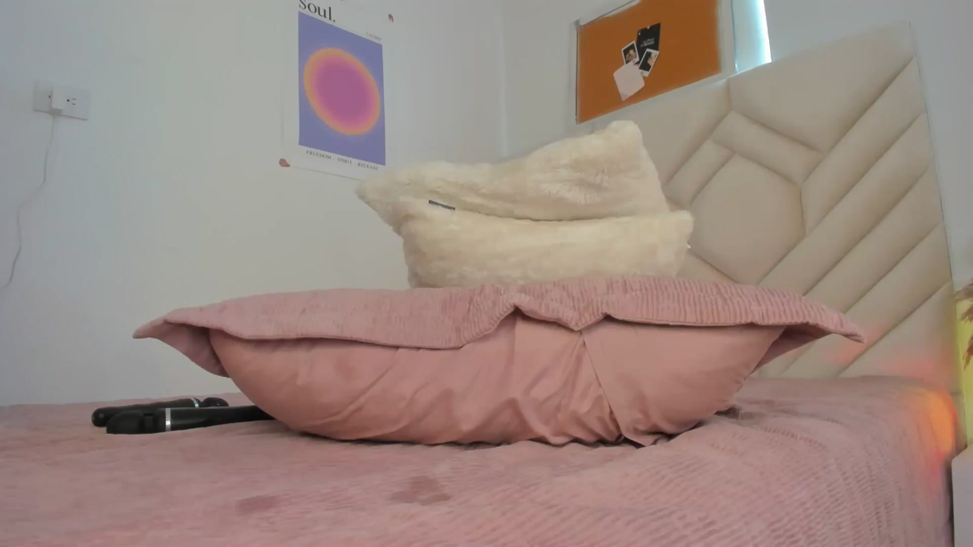 Gallery image thumbnail from Caro_Cano's myfreecams stream on, 09/08/2024, 19:37 image 18 of 20