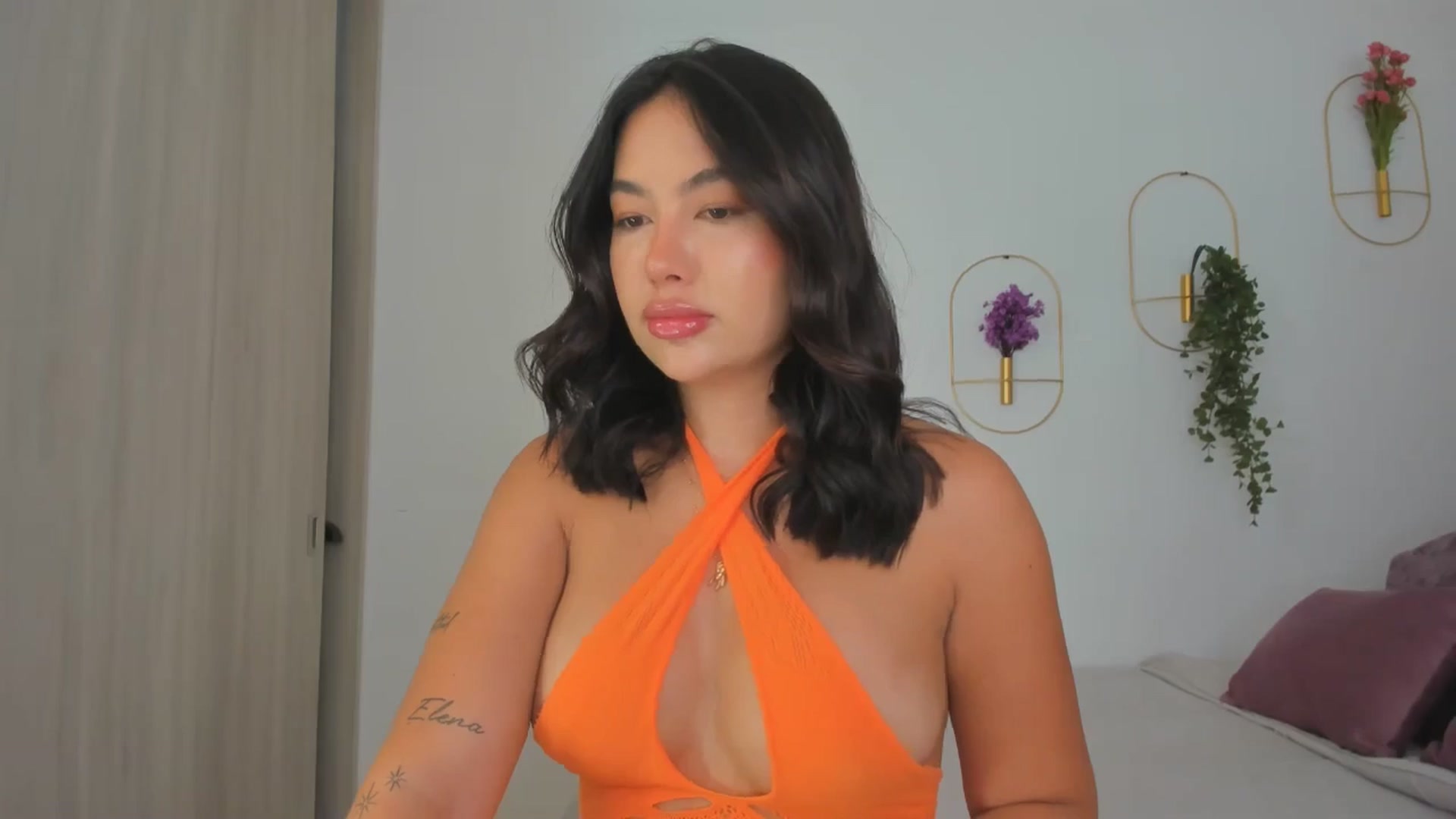 Gallery image thumbnail from Caro_Cano's myfreecams stream on, 11/01/2024, 16:51 image 17 of 20