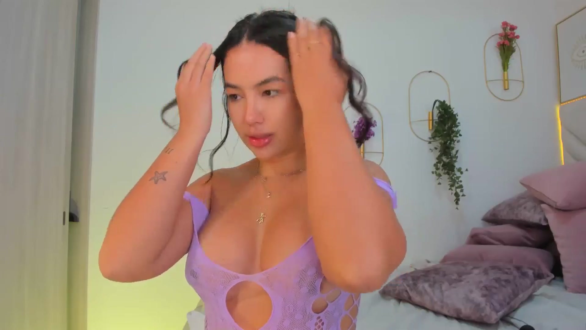 Gallery image thumbnail from Caro_Cano's myfreecams stream on, 11/02/2024, 19:18 image 4 of 20