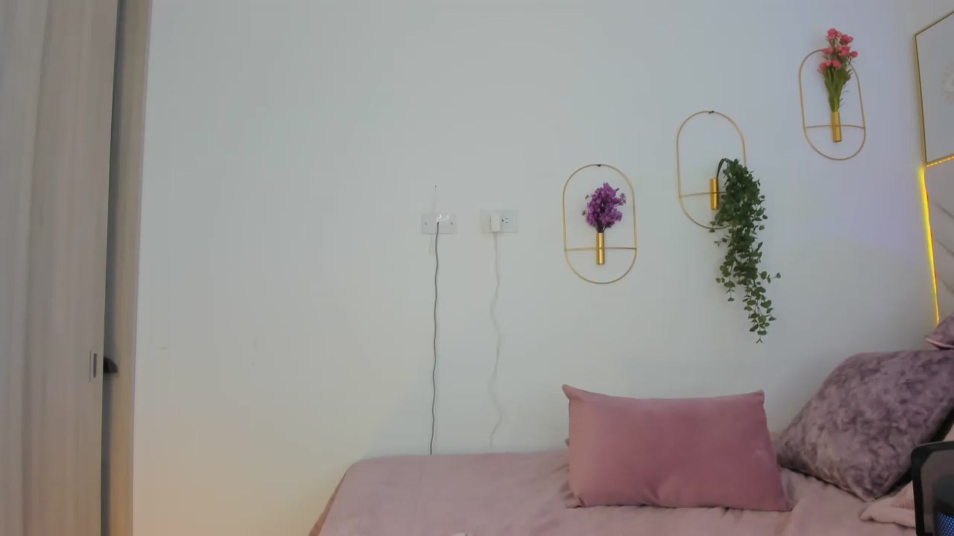 Gallery image thumbnail from Caro_Cano's myfreecams stream on, 11/05/2024, 19:26 image 1 of 20