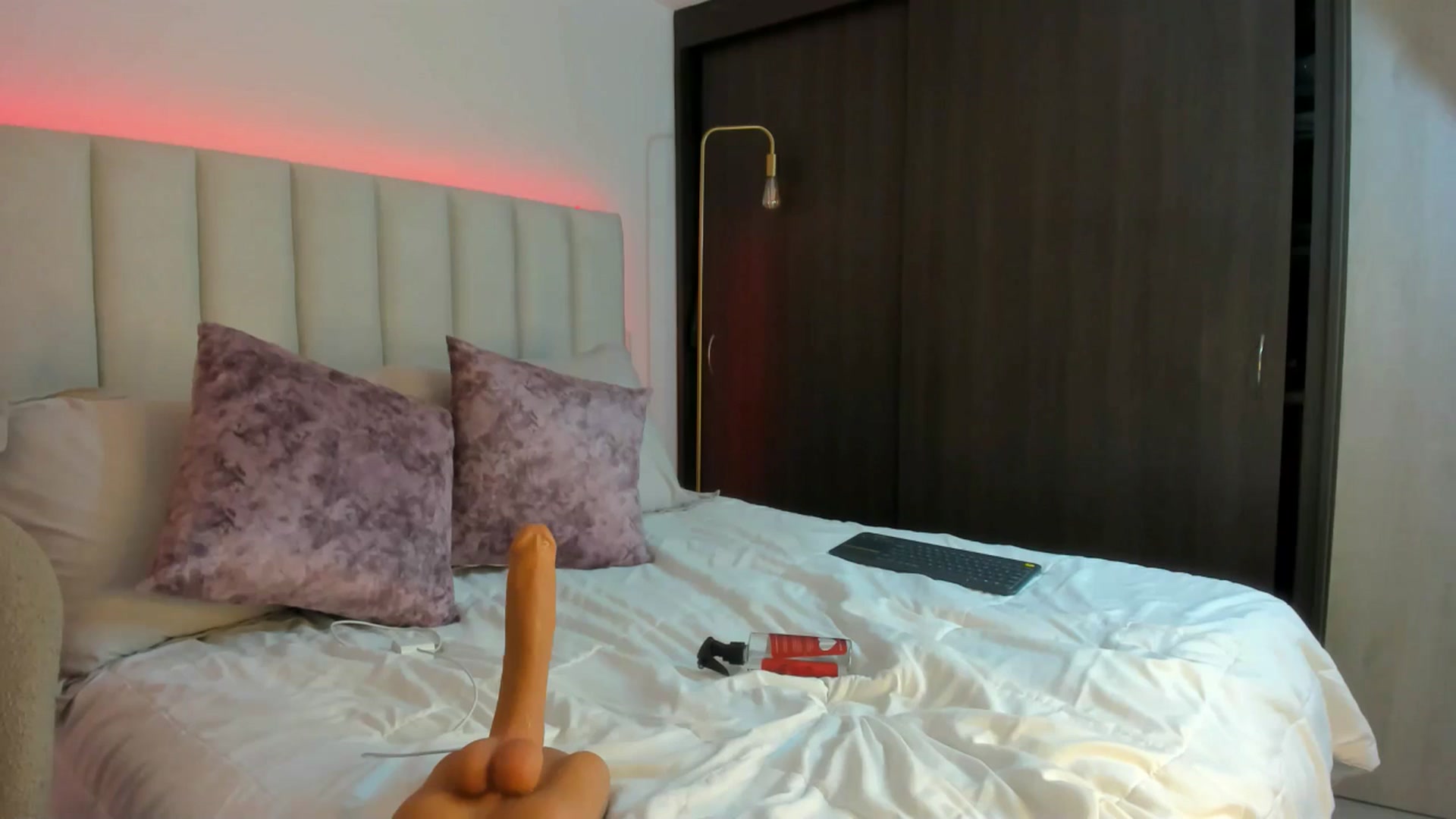Gallery image thumbnail from Caro_Cano's myfreecams stream on, 01/08/2025, 17:09 image 13 of 20