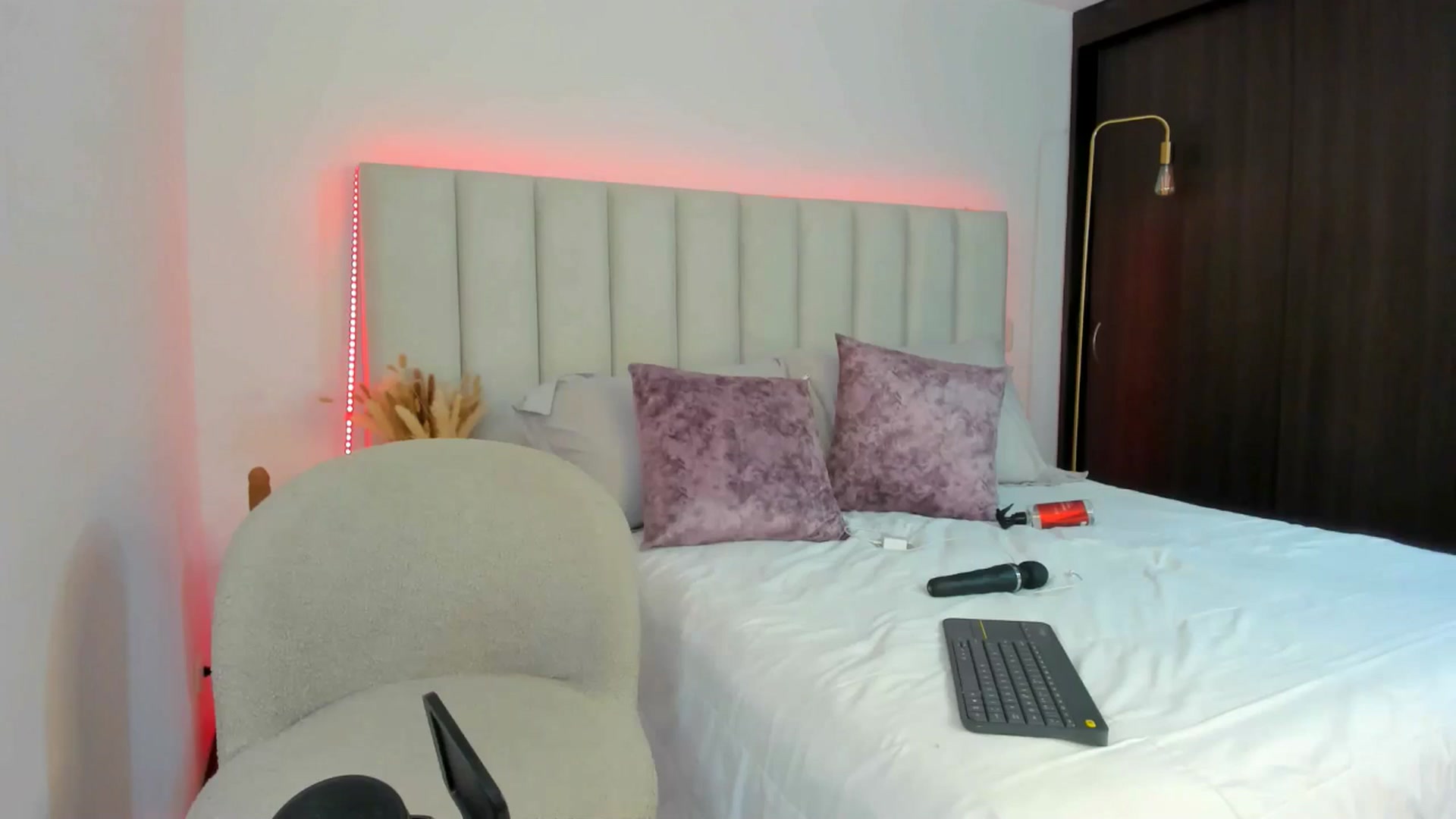 Gallery image thumbnail from Caro_Cano's myfreecams stream on, 01/08/2025, 18:13 image 19 of 20