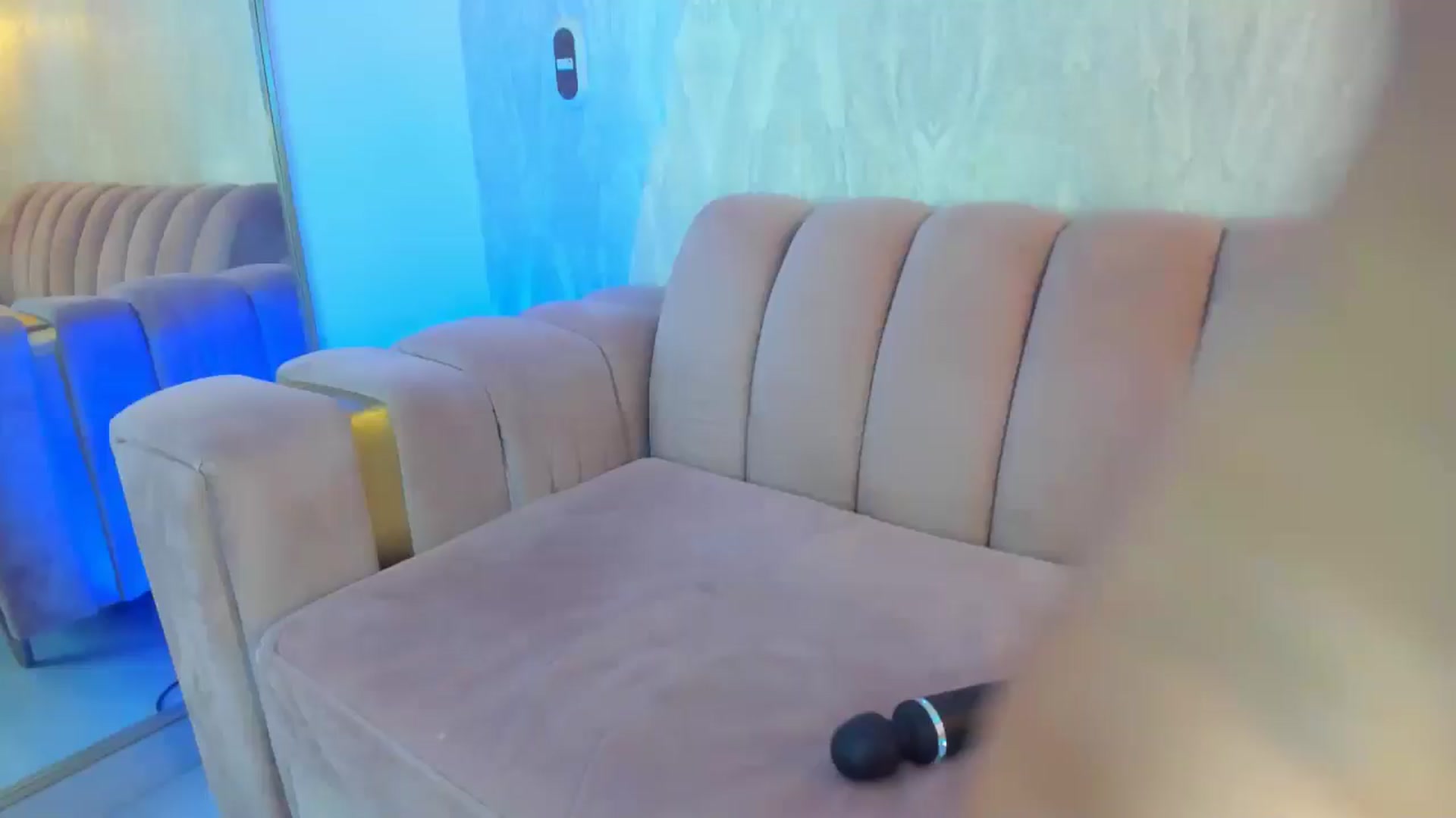 Gallery image thumbnail from Caro_Cano's myfreecams stream on, 01/11/2025, 18:29 image 17 of 20