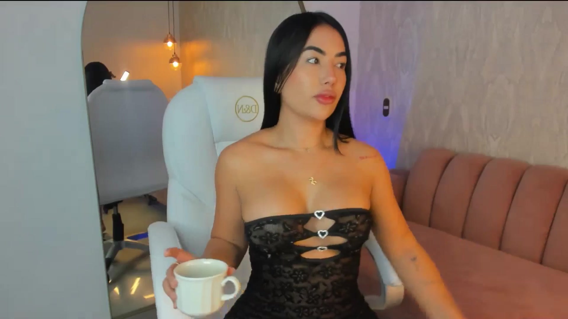 Gallery image thumbnail from Caro_Cano's myfreecams stream on, 01/18/2025, 16:29 image 19 of 20