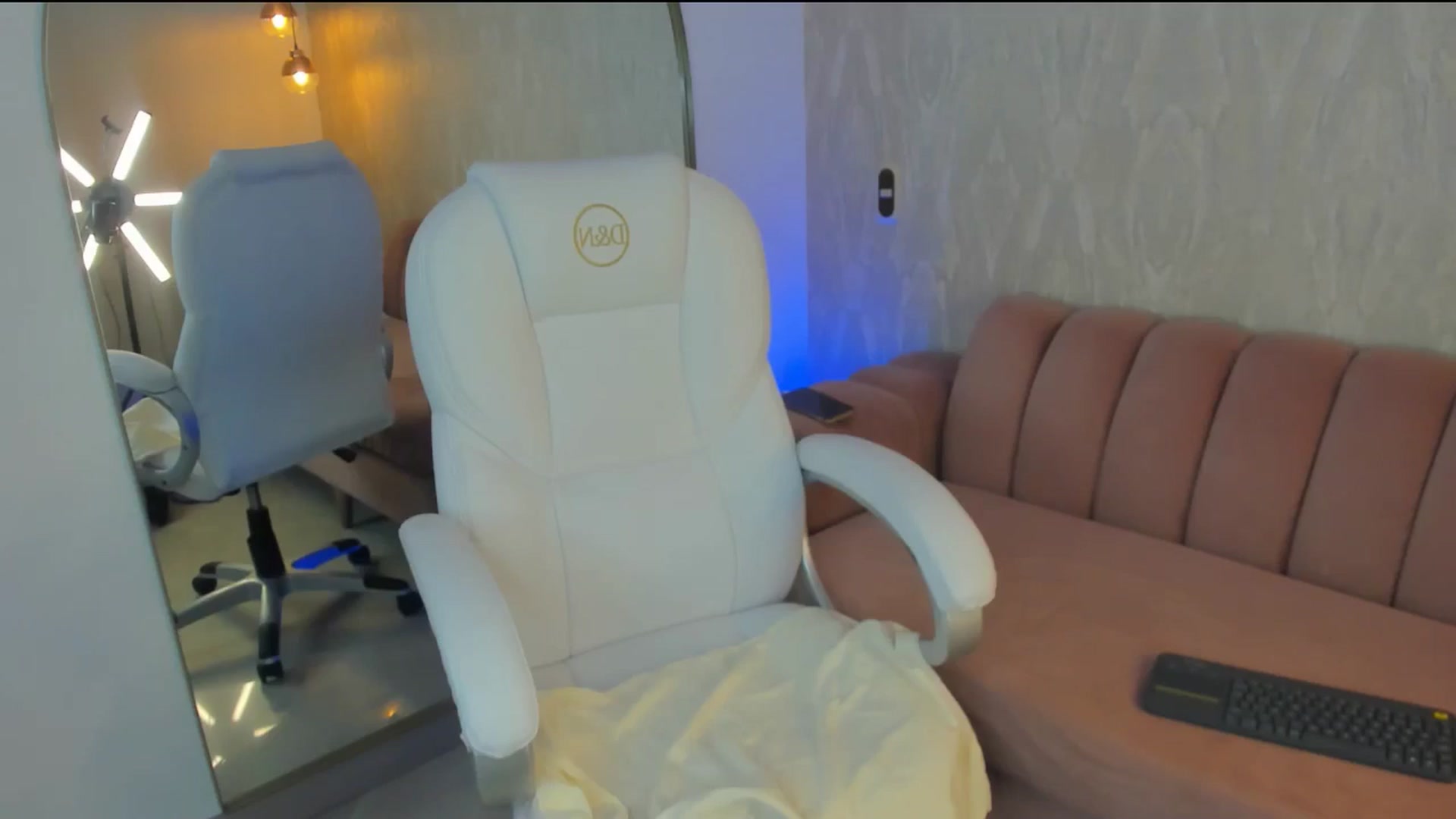 Gallery image thumbnail from Caro_Cano's myfreecams stream on, 01/21/2025, 17:02 image 2 of 20