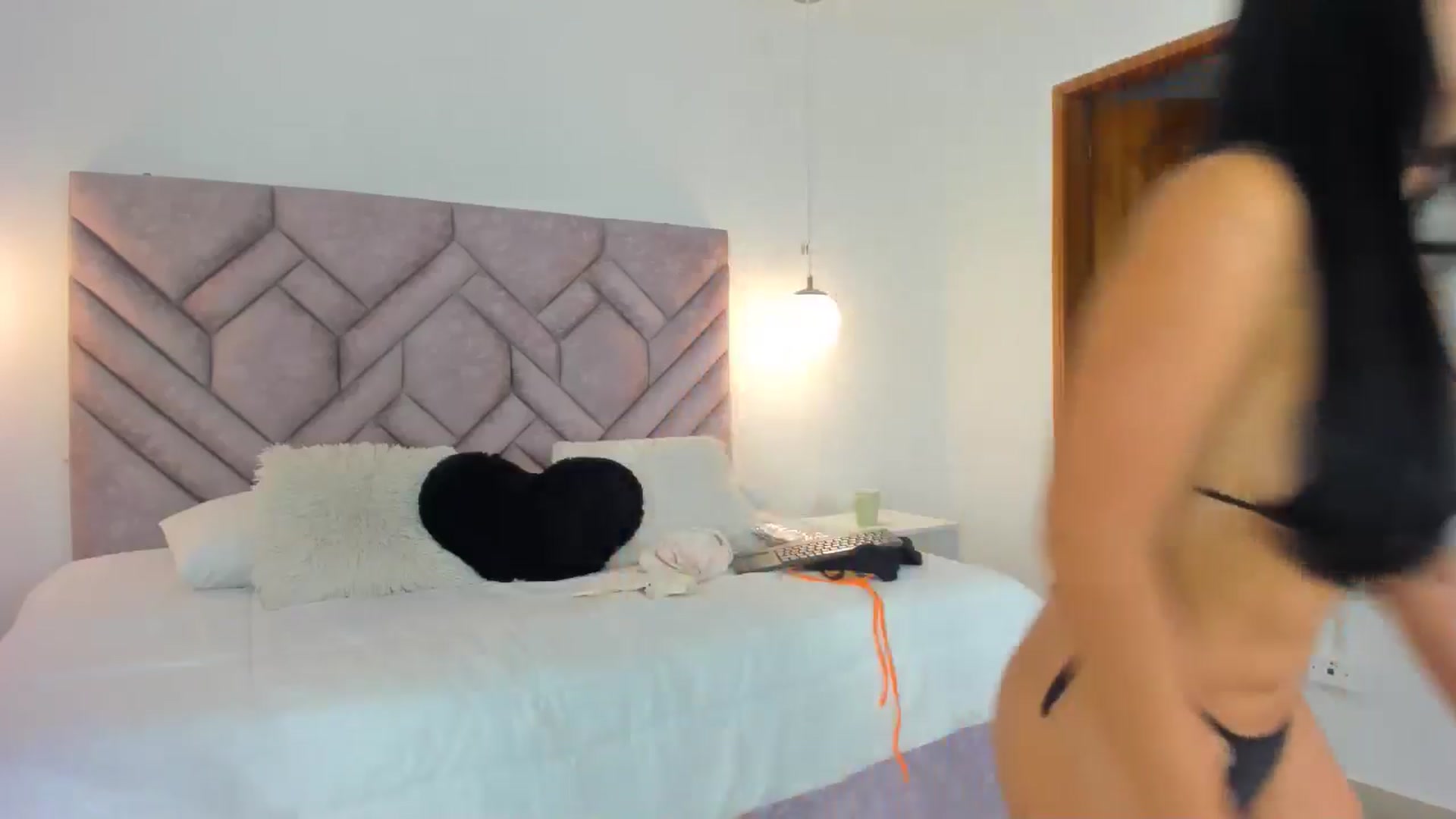 Gallery image thumbnail from Caro_Cano's myfreecams stream on, 01/23/2025, 15:56 image 18 of 20