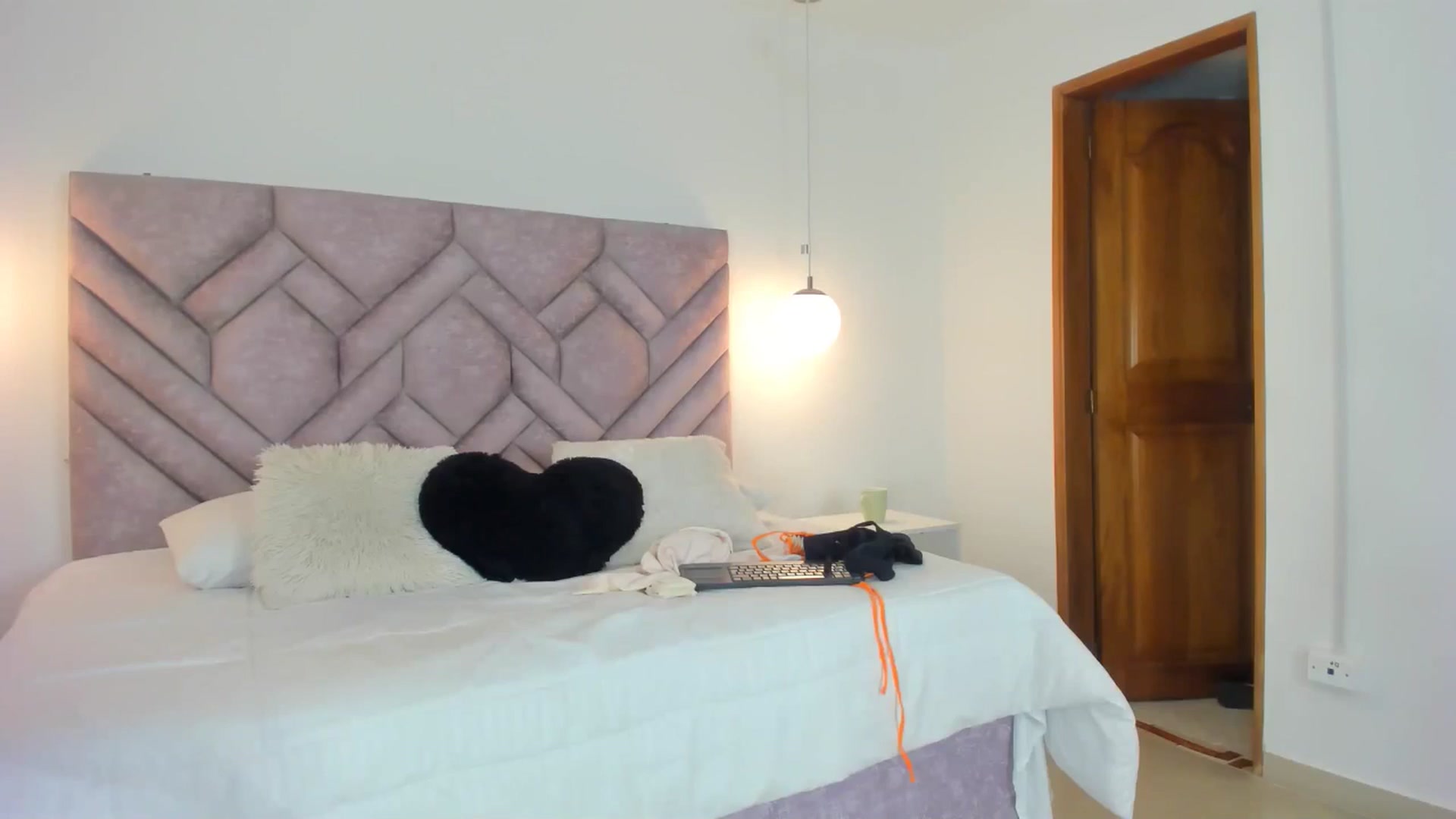 Gallery image thumbnail from Caro_Cano's myfreecams stream on, 01/23/2025, 15:56 image 16 of 20