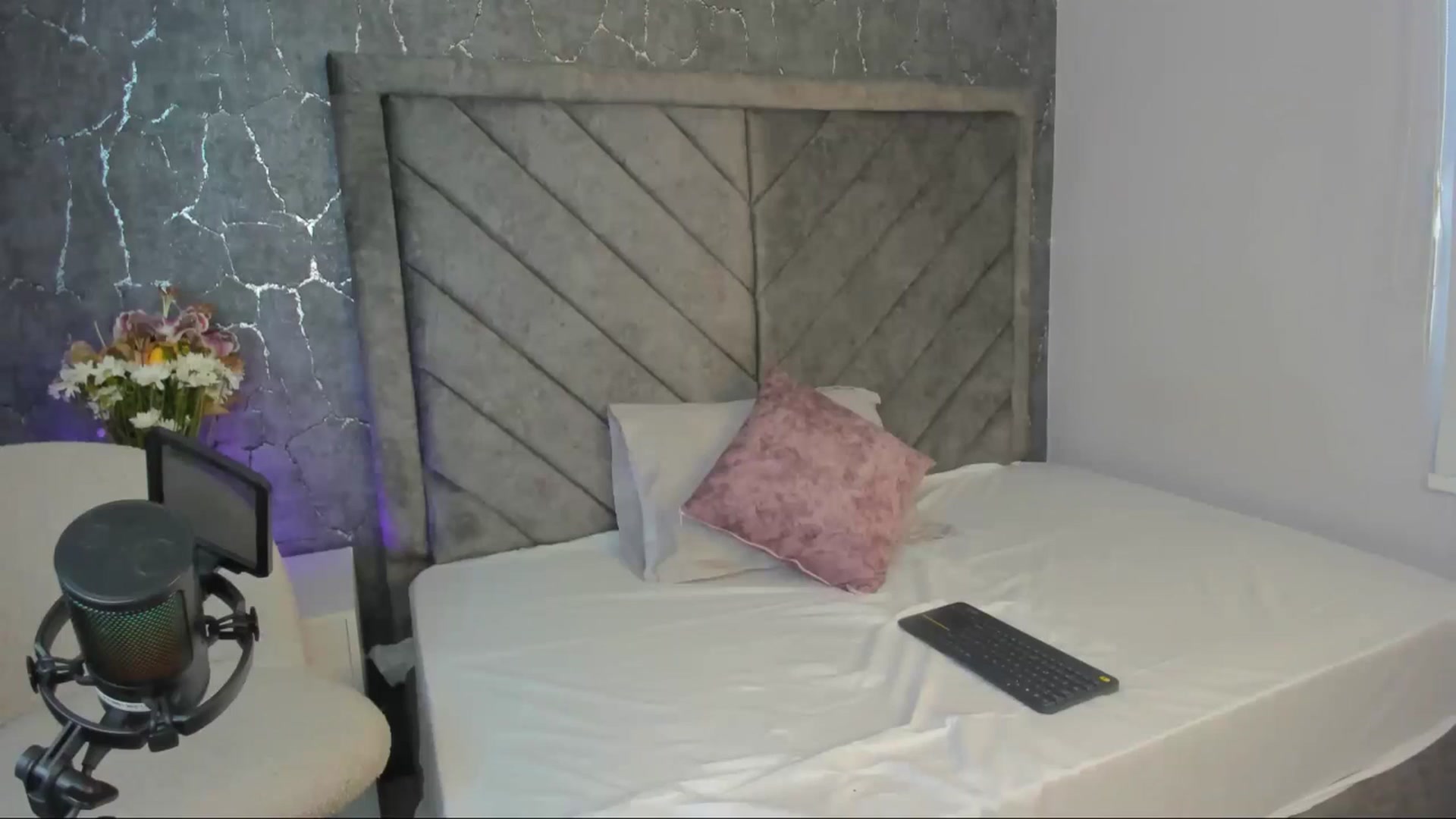 Gallery image thumbnail from Caro_Cano's myfreecams stream on, 01/29/2025, 15:26 image 11 of 20